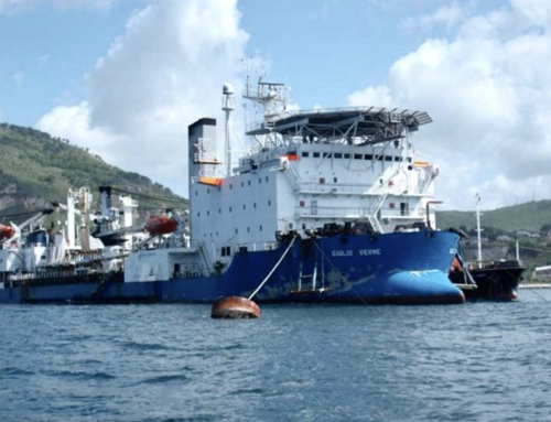 Nave posacavi Giulio Verne